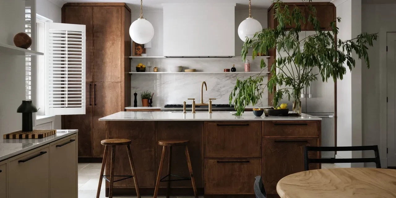 holton-residence-by-sabrina-barazin-studio-photo-c-alex-lesage-1.webp