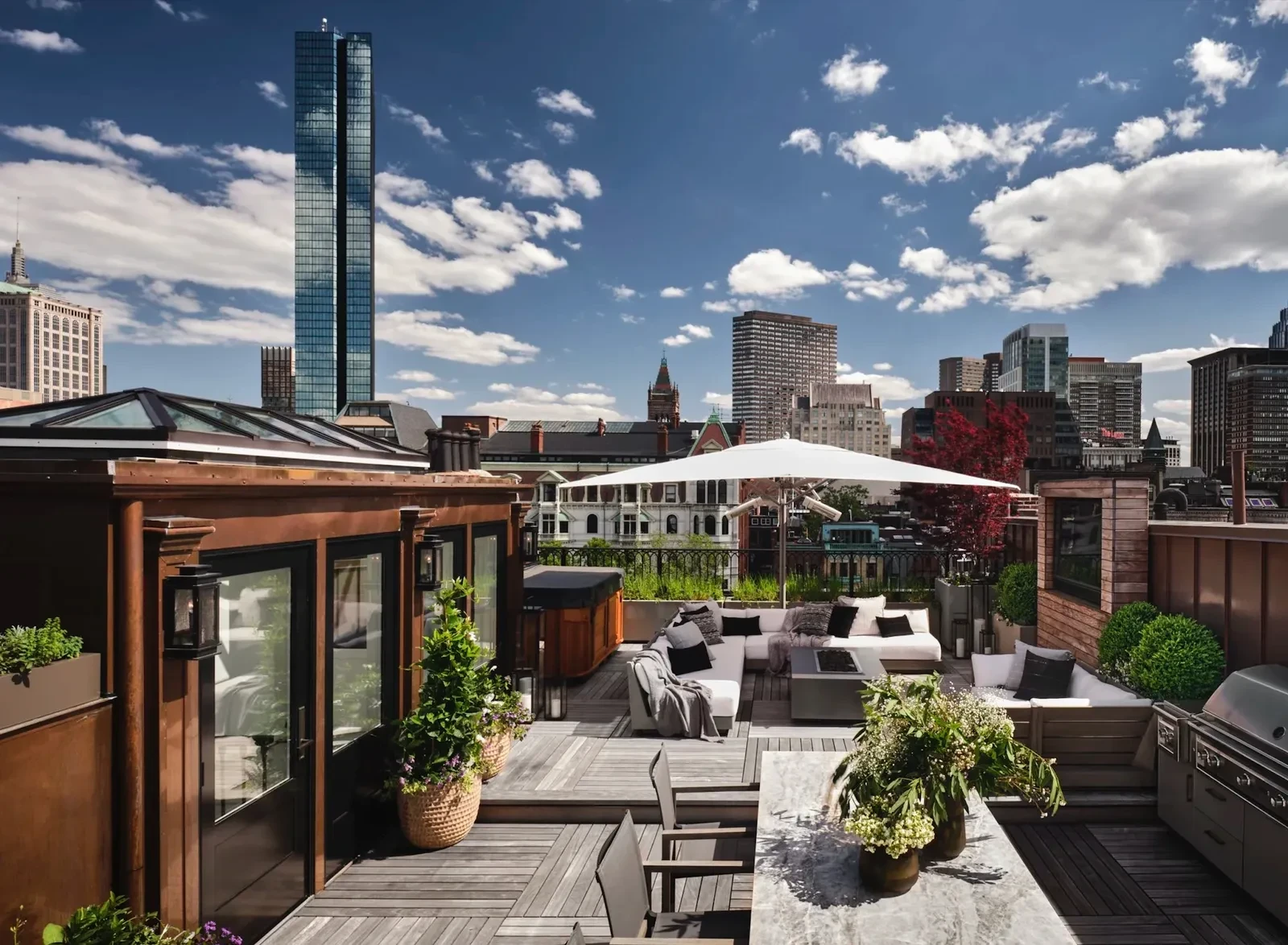 shoulder-season-space-photo-credit-douglas-friedman.webp