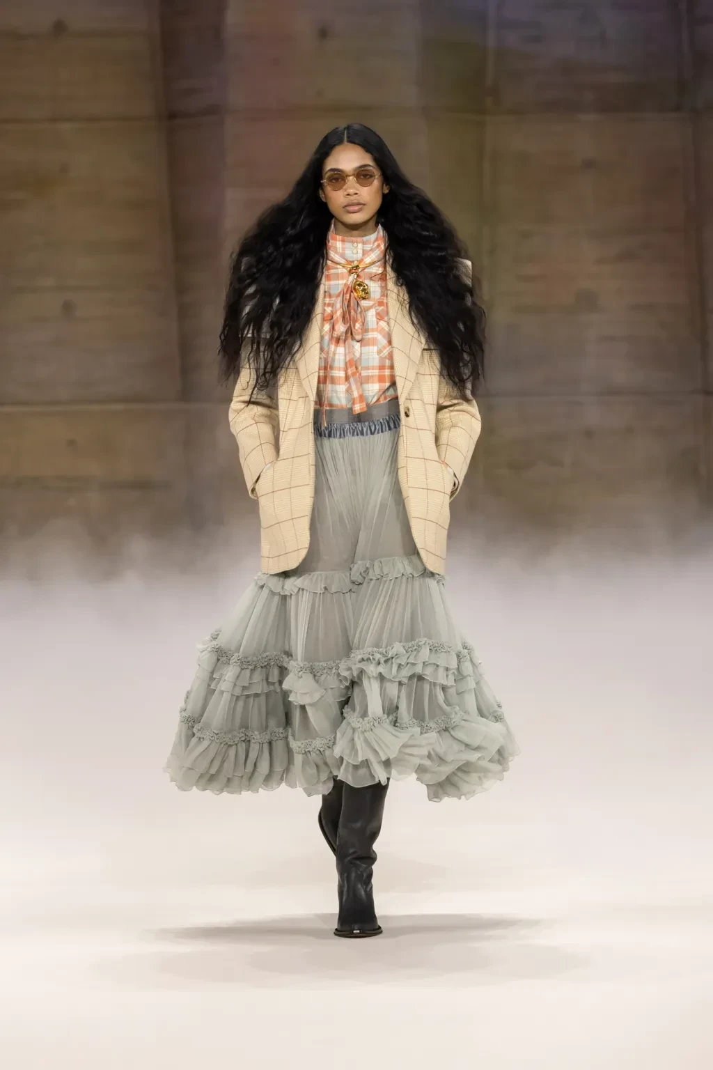 chloe-fall-rtw-26-r-ctsy-003.webp