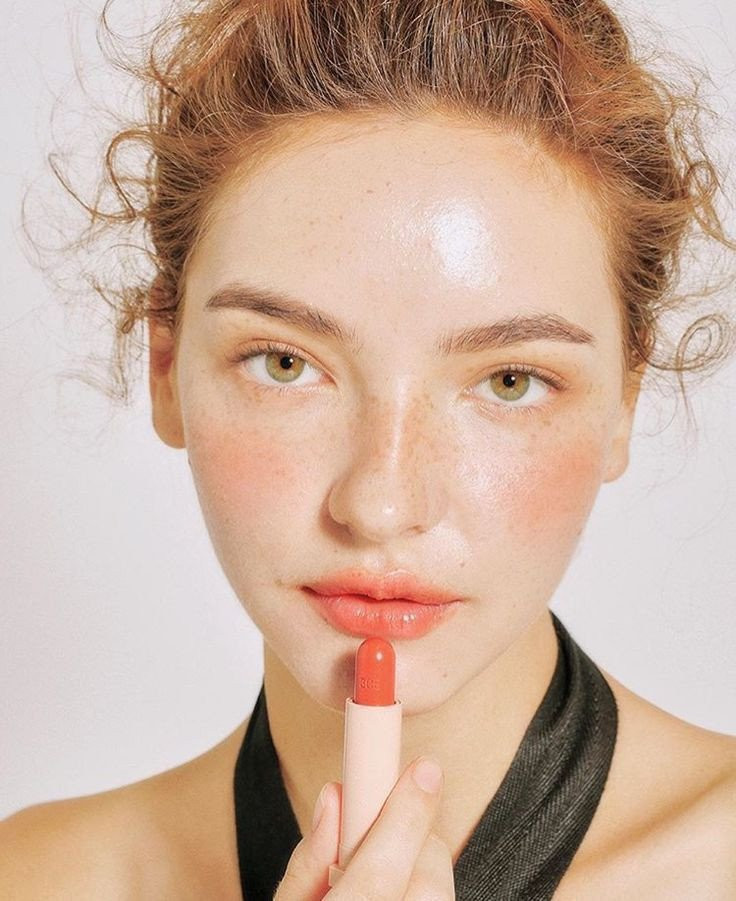coral-lipstick-beauty.jpg