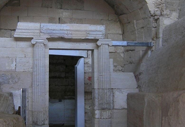 makridi-tafos.jpg