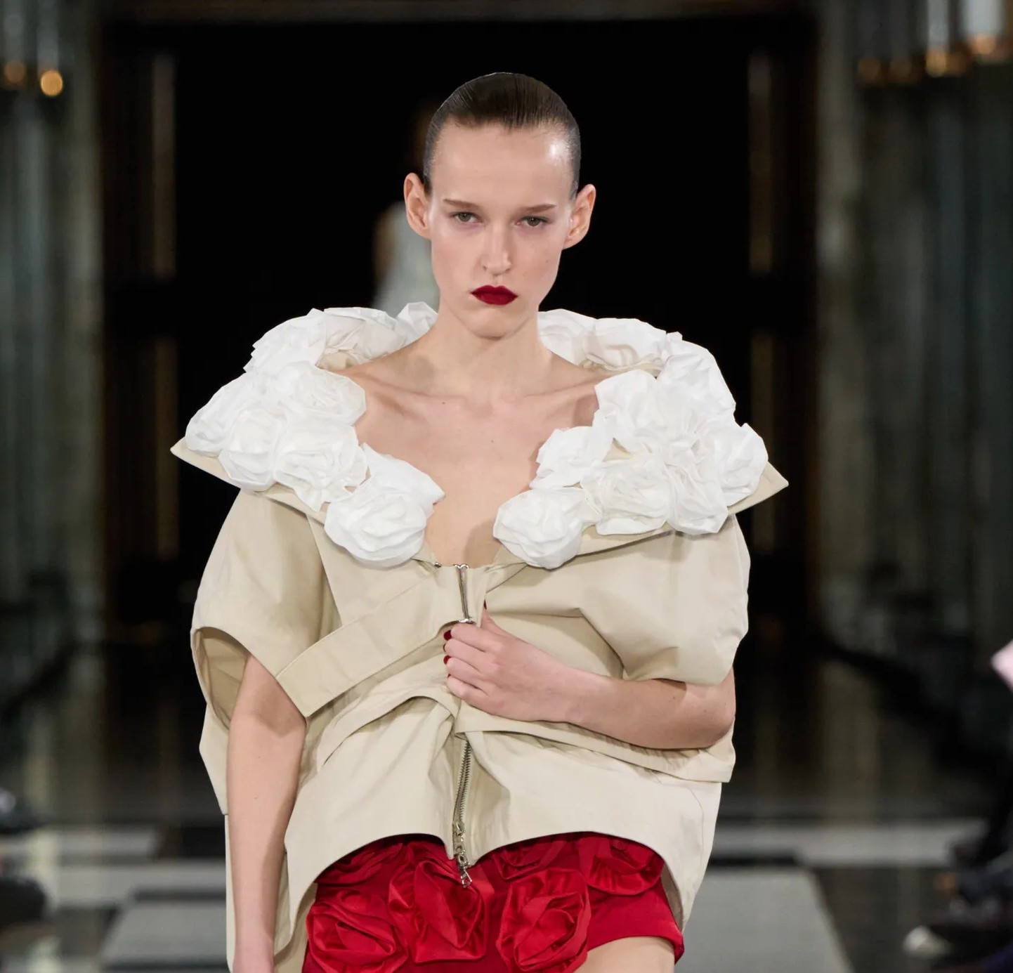 00006-simone-rocha-spring-2027-ready-to-wear-credit-gorunway.jpg