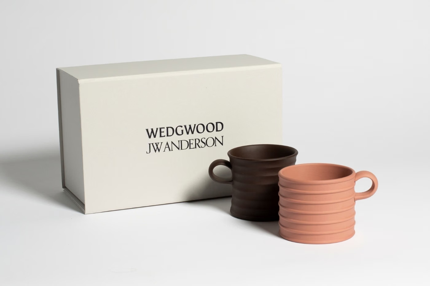 https-hypebeastcom-image-2026-09-18-jw-anderson-wedgwood-volume-ii-collaboration-release-info-006.jpg