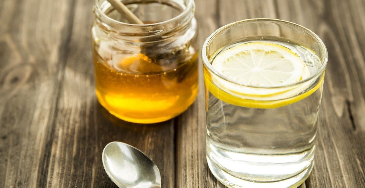 benefits-of-honey-and-lemon-waterb.jpg