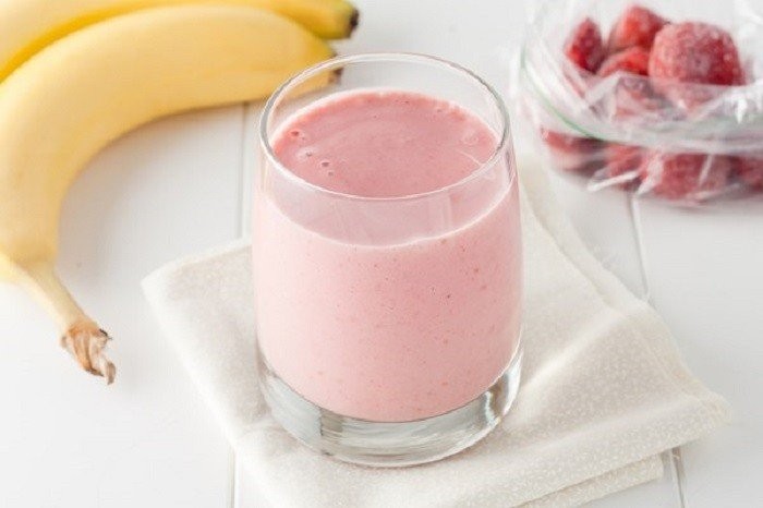 creamy-strawberry-banana-smoothie-38821.jpg