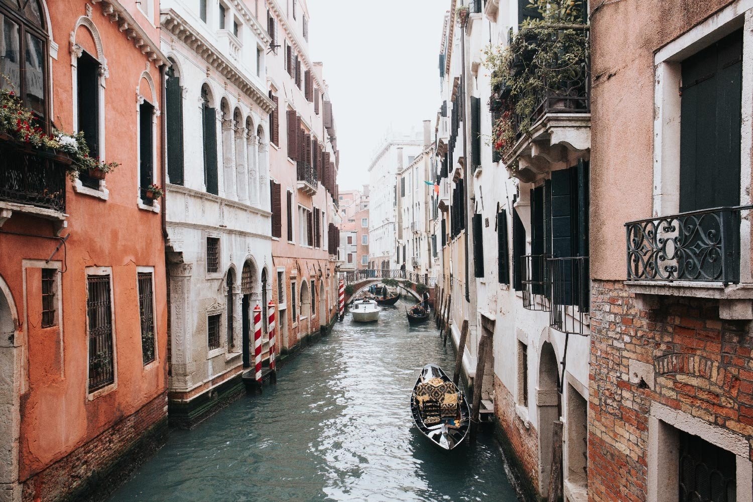gondola-canal.jpg