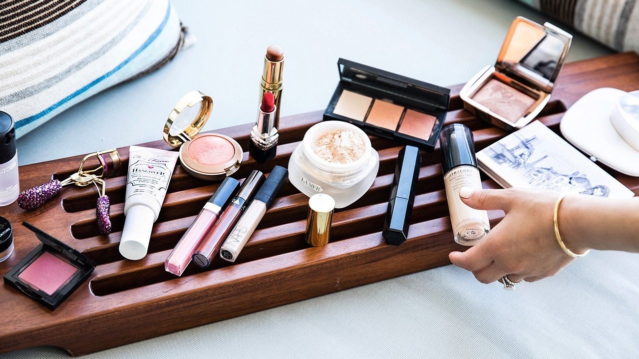 how-to-pack-makeup-without-it-breaking-3.jpg