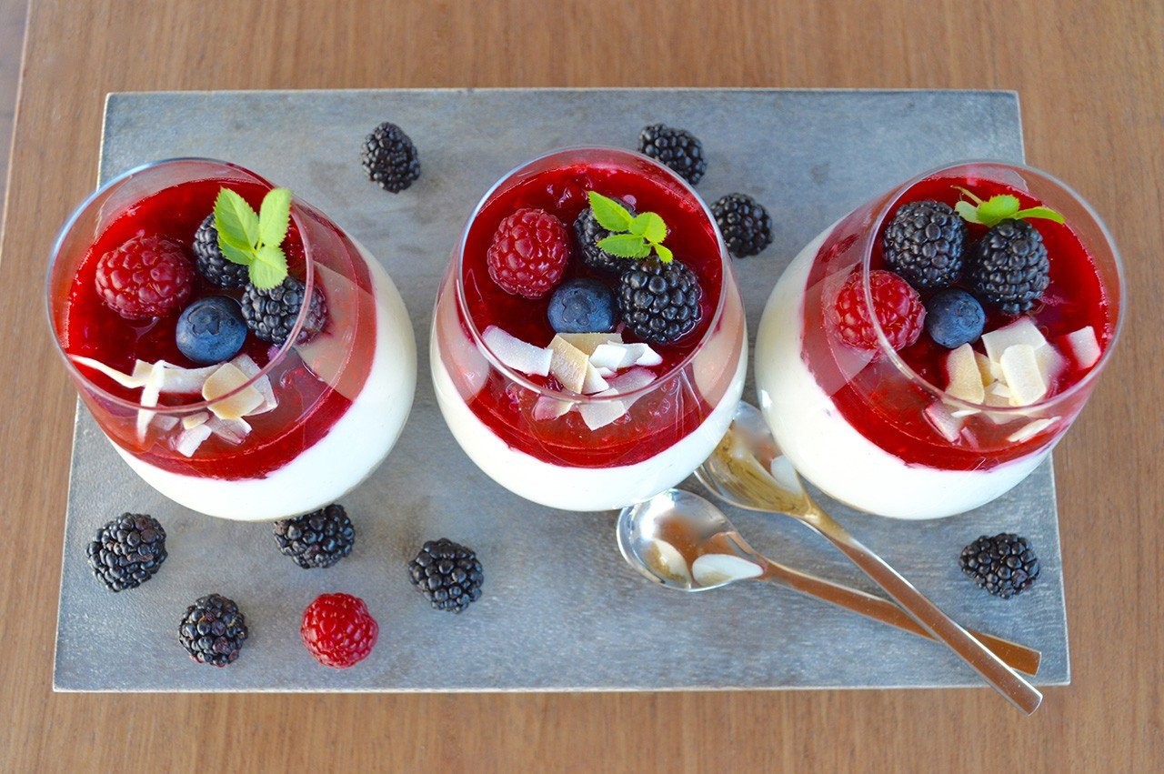 1-niki-chatzinikolaou-raspberry-cheesecake-parfait-taste-of-mind.jpg