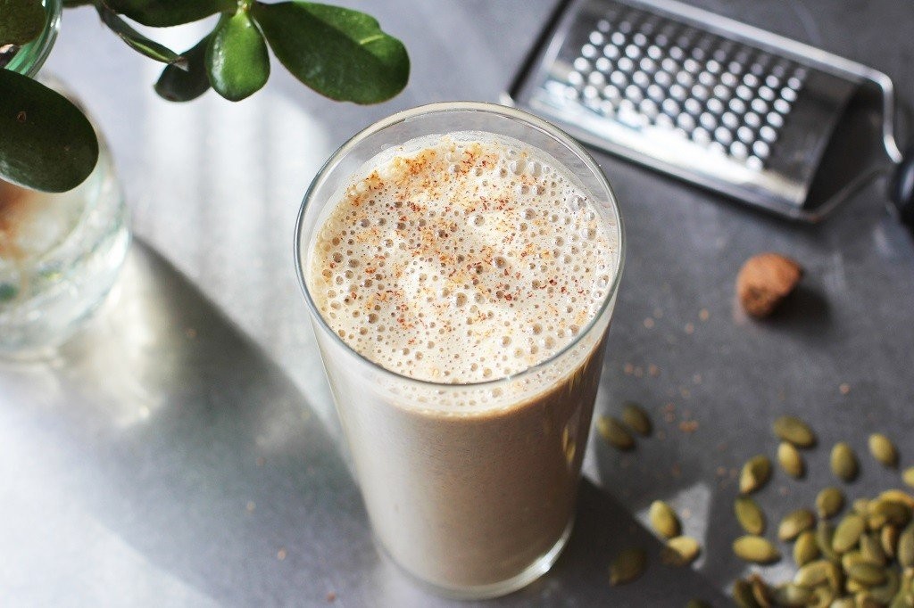 banana-smoothie-with-nuts-and-seeds2.jpg