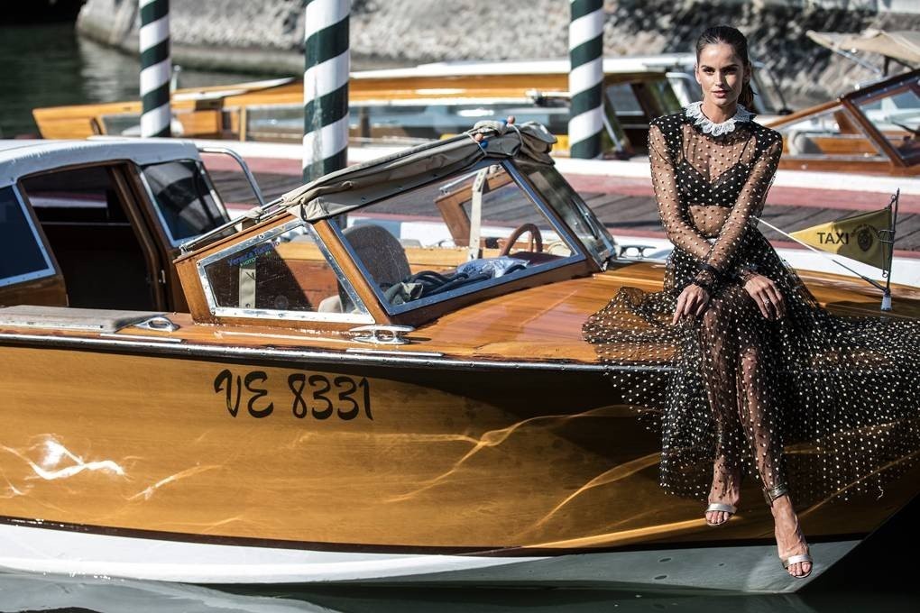 izabel-goulart-arriving-at-venice-film-festival.jpg