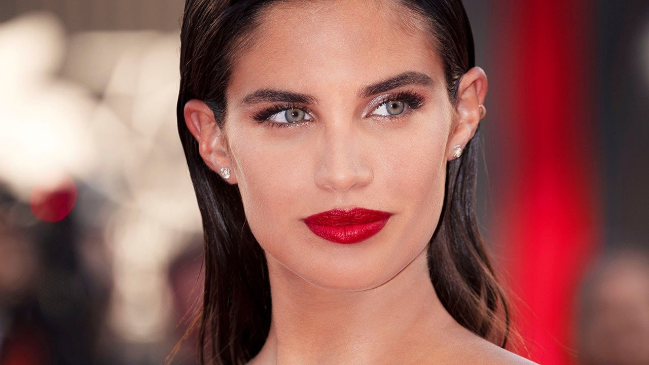 sara-sampaio-venice-film-festival-2018.jpg