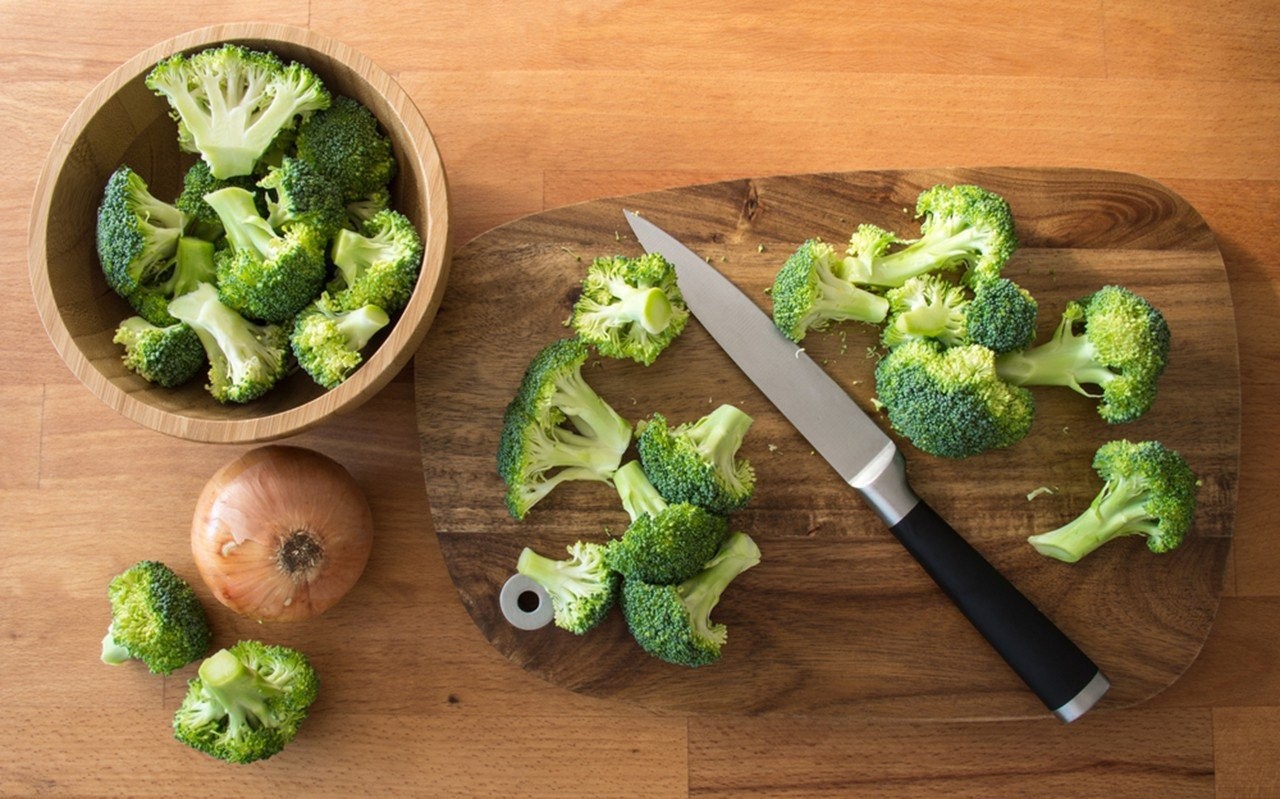 glow-healthy-skin-diet-broccoli.jpg