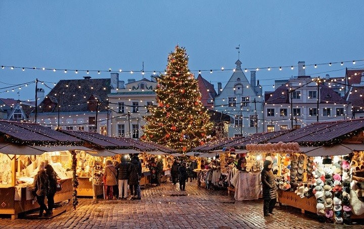 christmas-market-tallinn-estonia.jpg