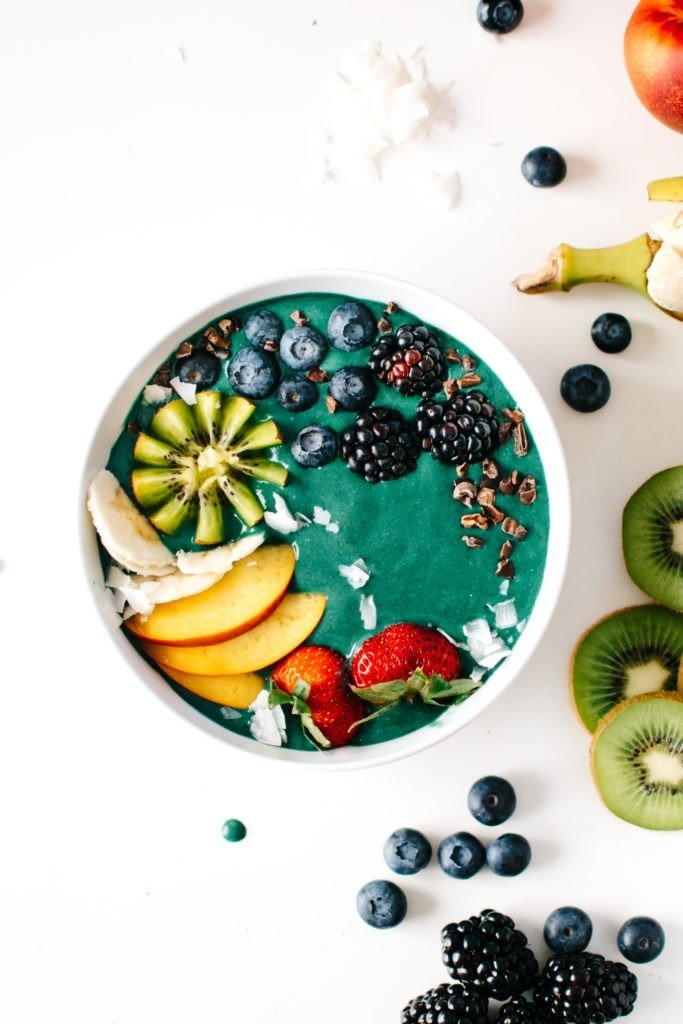 close-rainbow-green-smoothie-bowl.jpg