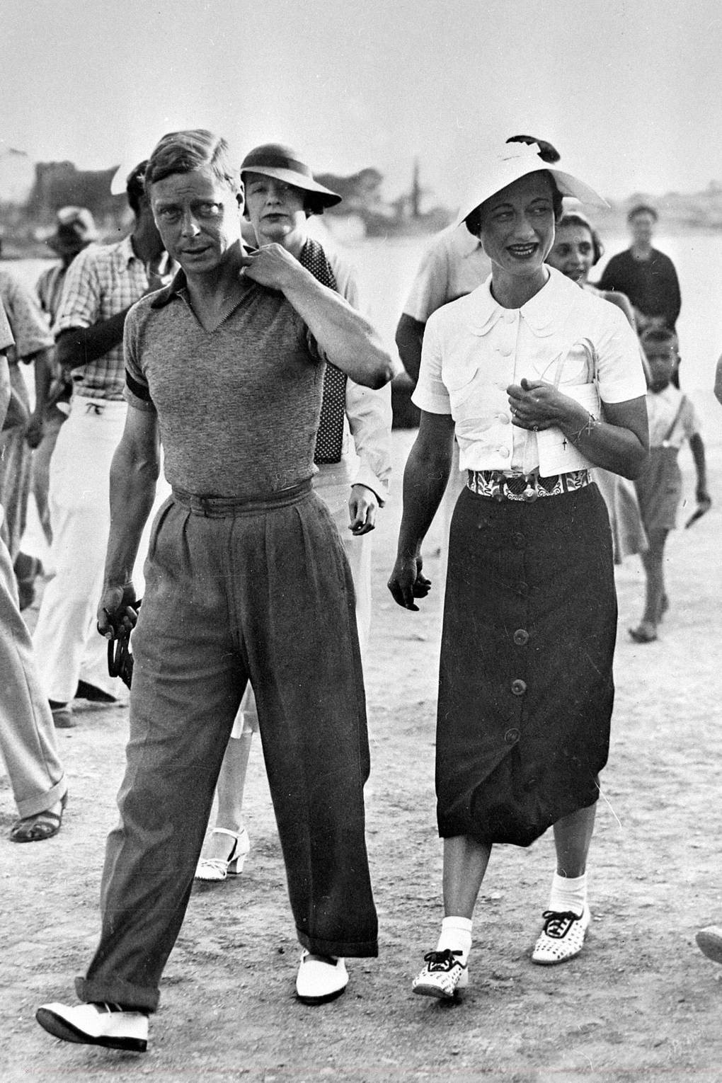 1936-edward-on-holiday-with-simpson.jpg