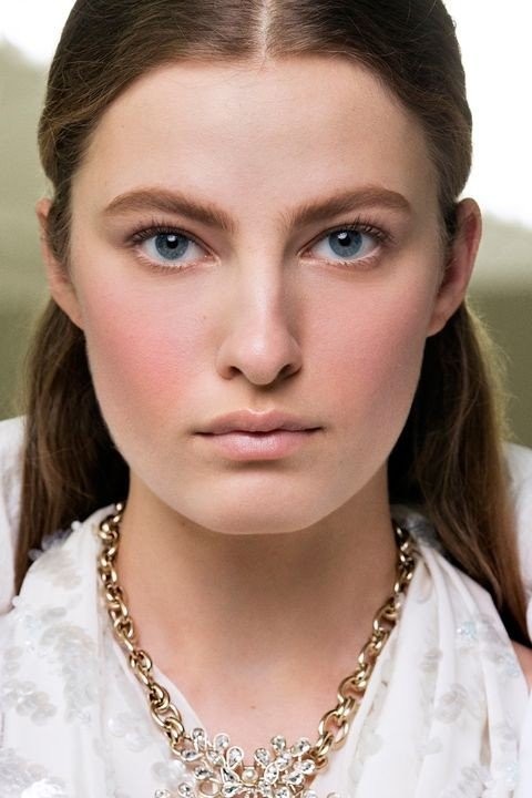 aw19-makeup-trends-blusher-chanel-1552314778.jpg
