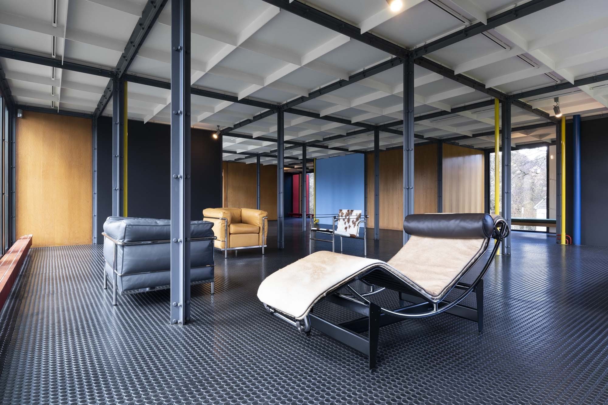lounge-area-on-2nd-floor-pavillon-le-corbusier-2018-zurich-8ihsr.jpg