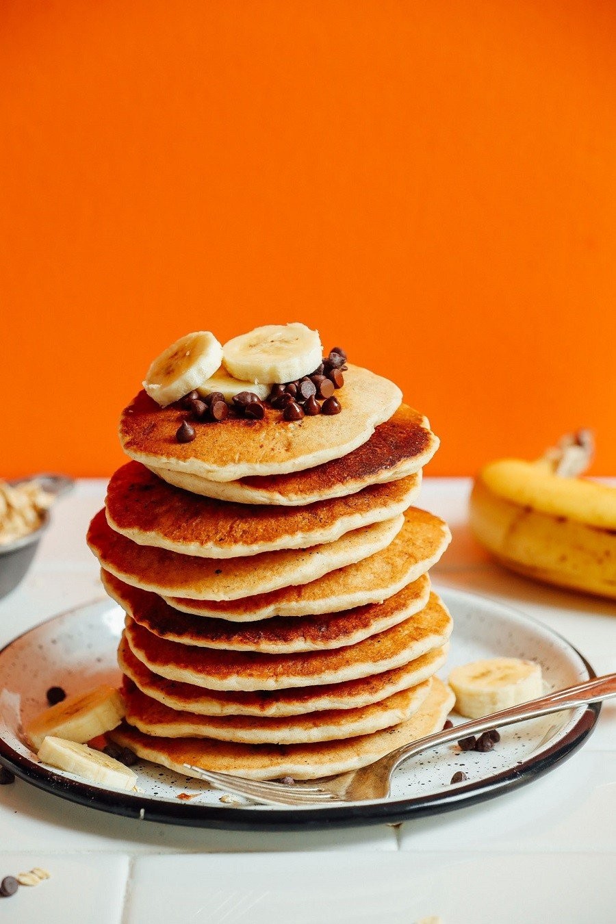 delicious-1-bowl-banana-oat-pancakes-naturally-sweetened-fluffy-tender-cakey-and-so-easy-to-make-vegan-glutenfree-breakfast-banana-recipe-pancakes-minimalistbaker-5.jpg