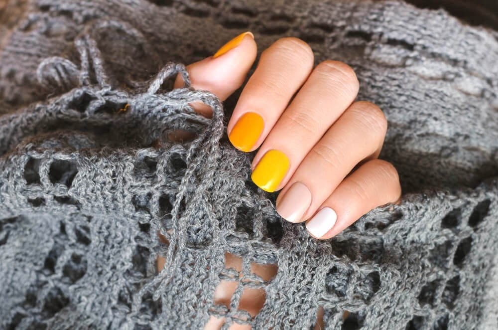 lucky-polls-11-cute-and-easy-nail-designs-for-summer-mellow-yellow-1.jpg