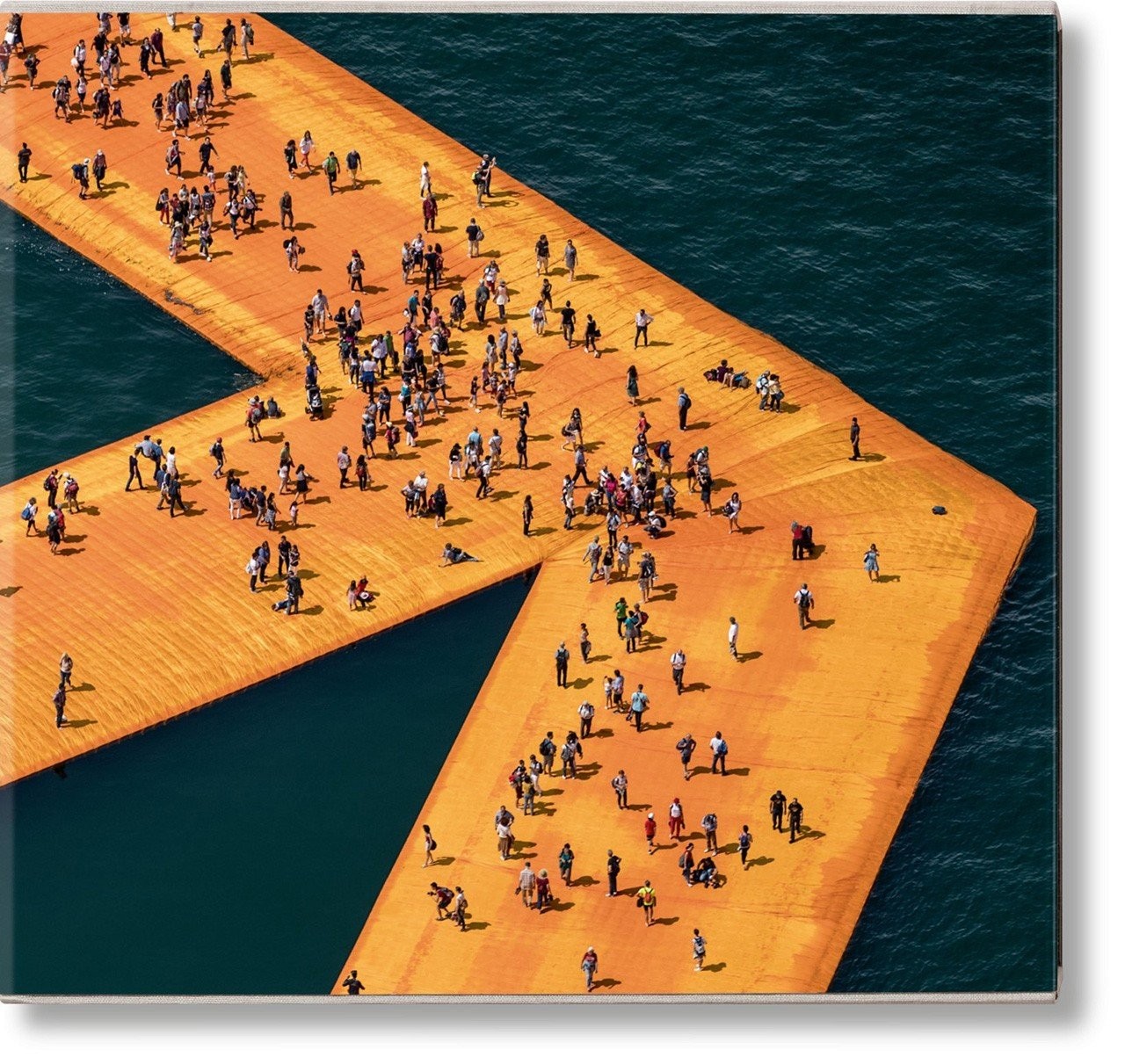ce-christo-floating-piers-cover-06916.jpg