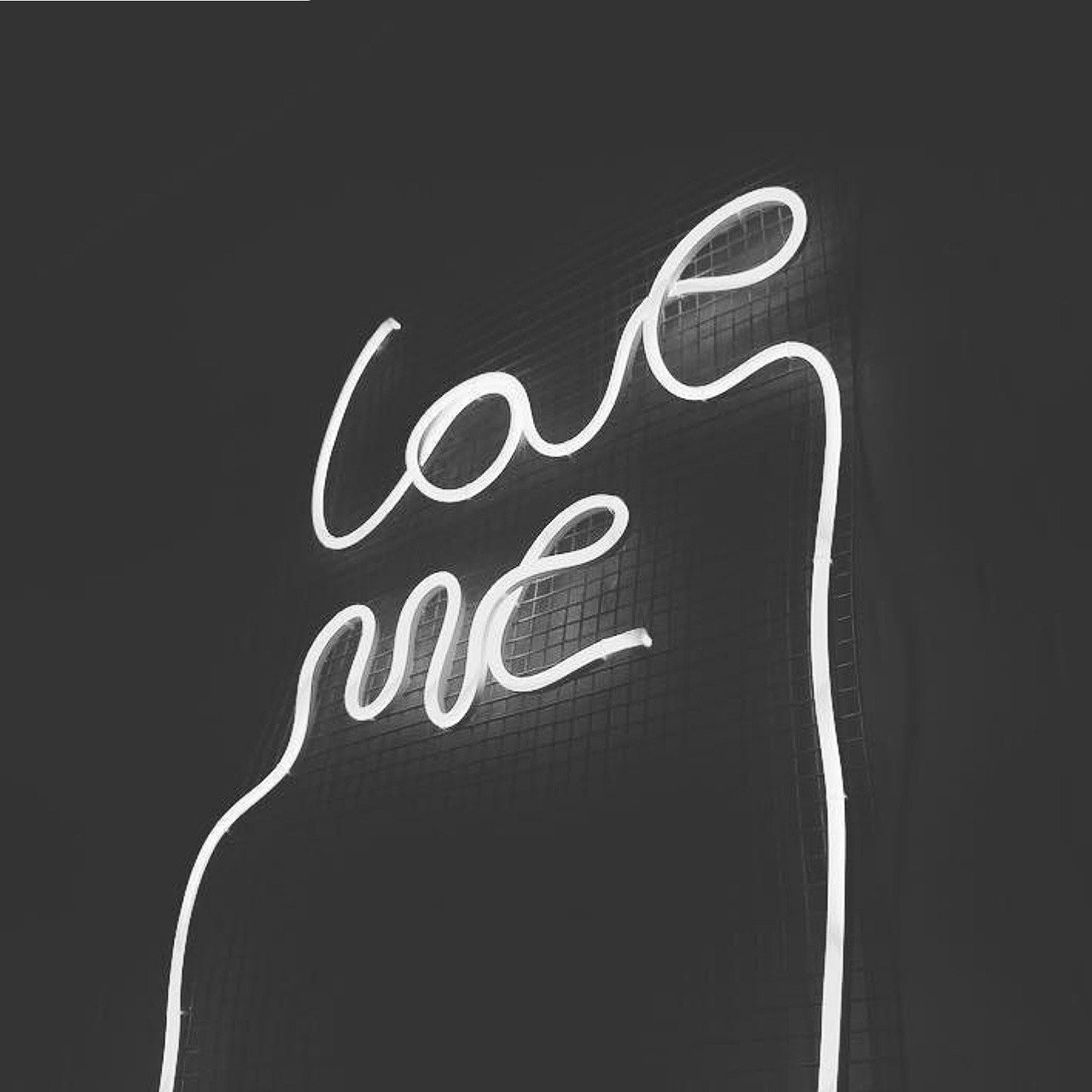 love-me-neonart2-ROYJJ.jpg