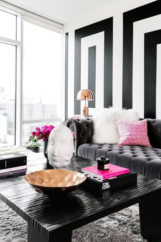 06-black-and-white-is-a-timeless-combo-and-to-make-it-glam-add-shiny-metal-touches-and-neon-pink-details.jpg