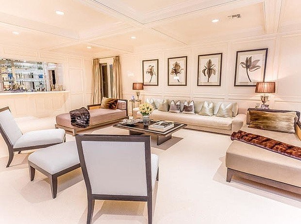 jennifer-lopez-house-has-both-formal-informal-living-rooms.jpg