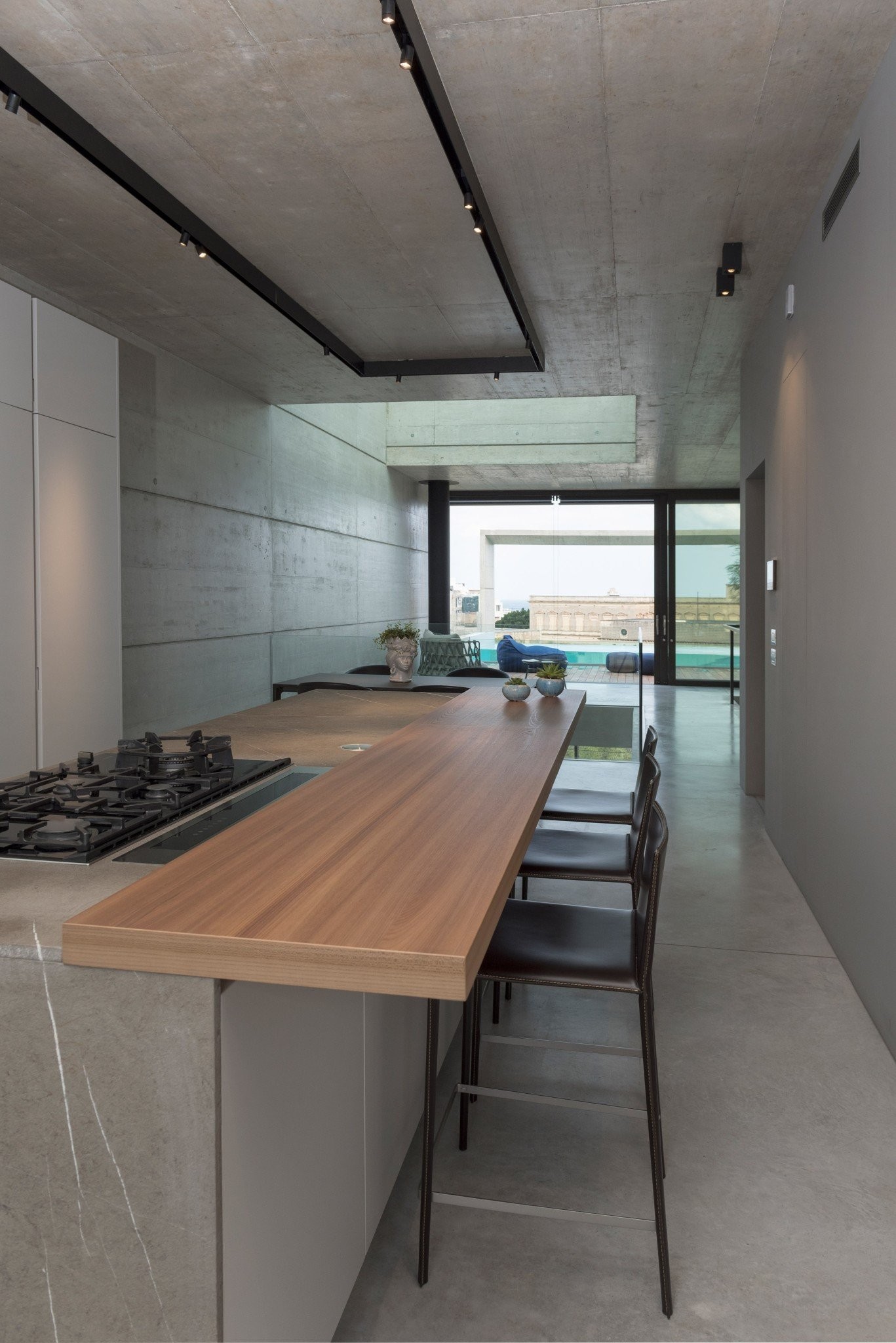 casa-b-architrend-architecture-residential-malta-concrete-dezeen-2364-col-16-rnvOf.jpg