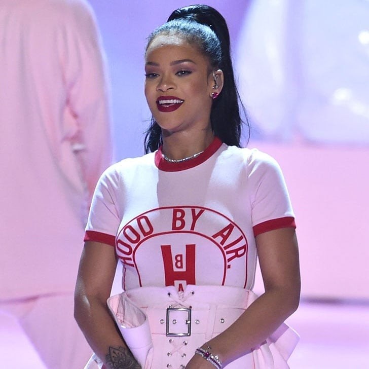 rihanna-2016-mtv-video-music-awards-performance-gifs.jpg