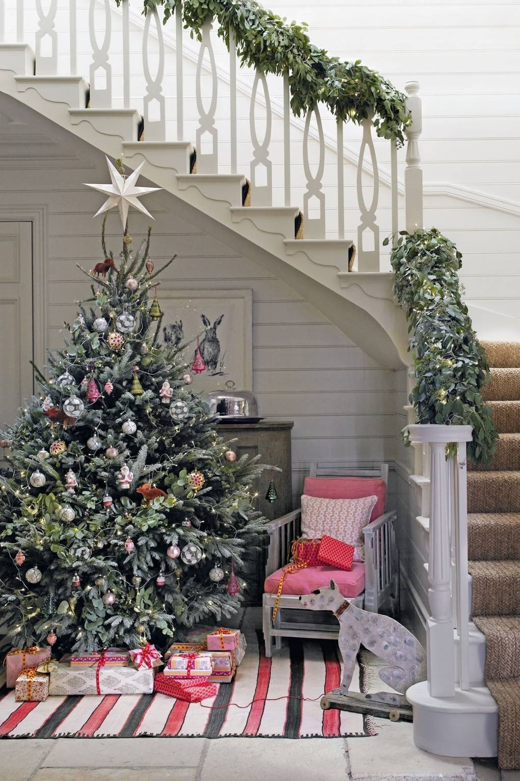 christmas-decorations-2-house-9dec14-jake-curtis-b.jpg