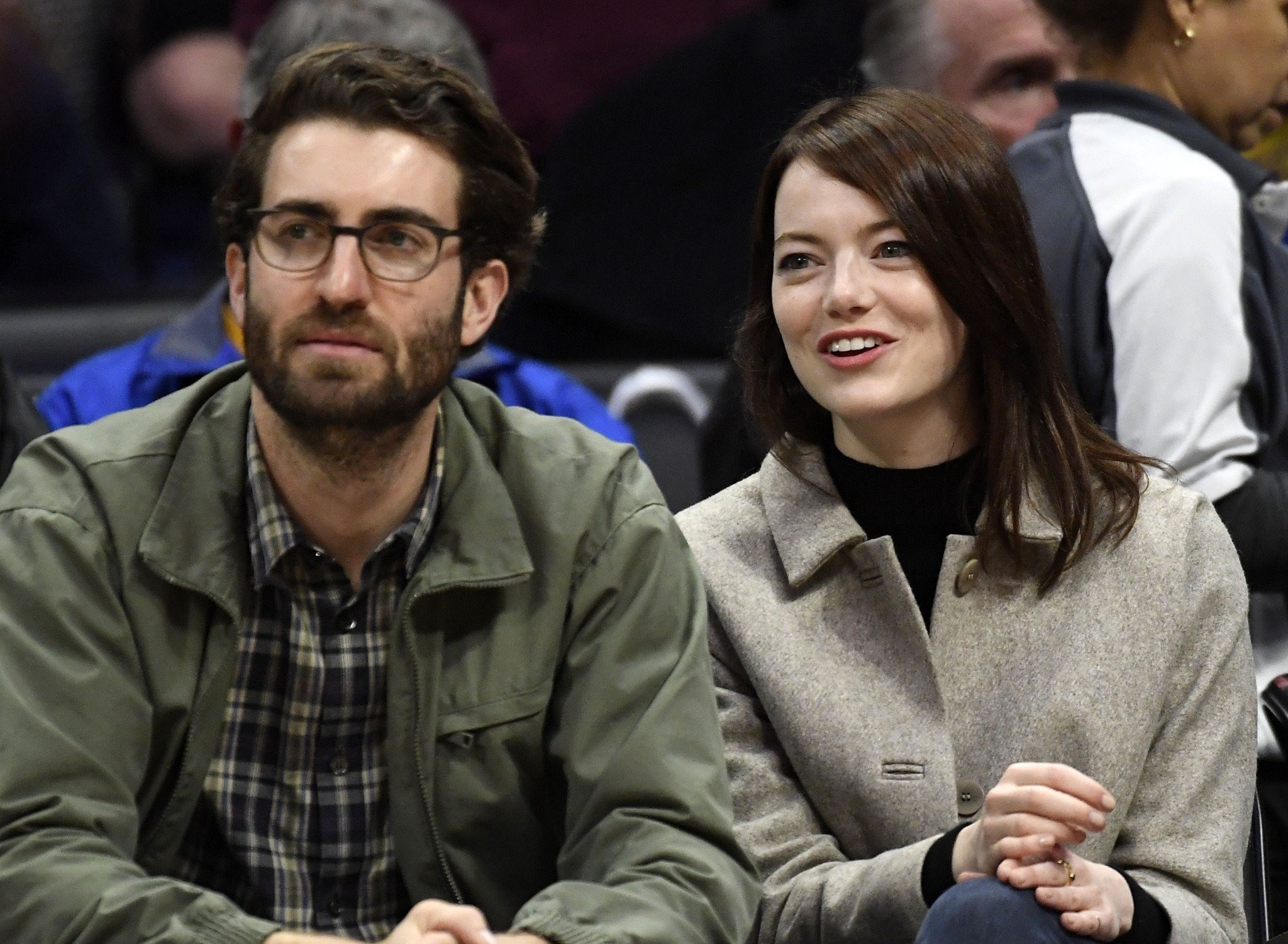 emma-stone-and-dave-mccary-attend-the-golden-state-warriors-news-photo-1601138938.jpg