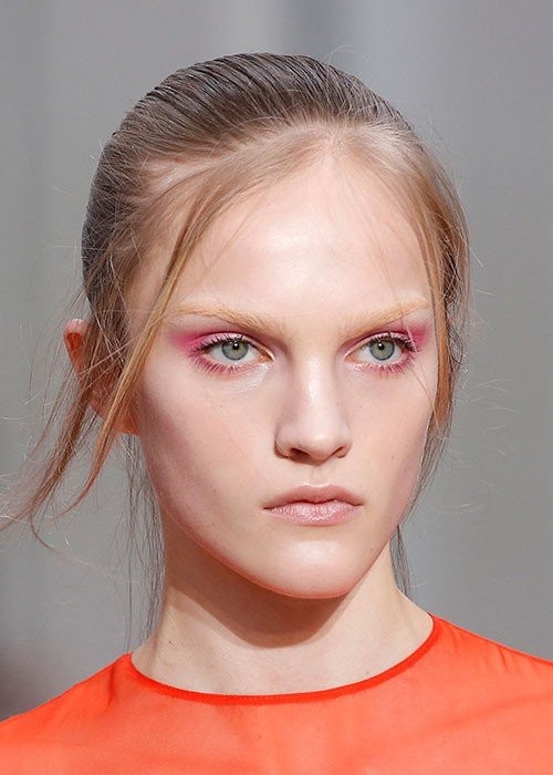 the-new-season-way-to-wear-pink-eyeshadow-p.jpg