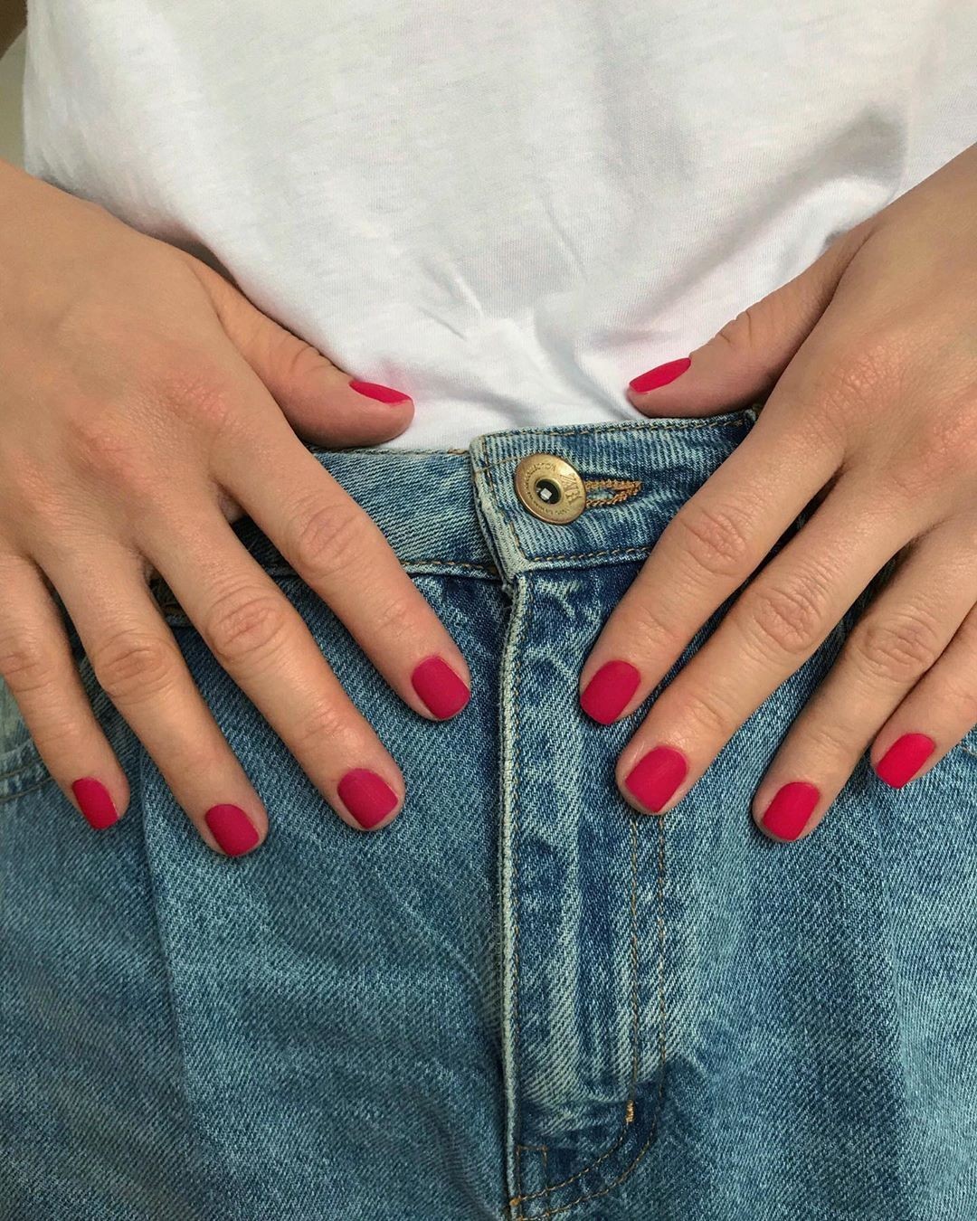 red-nails-1.jpg