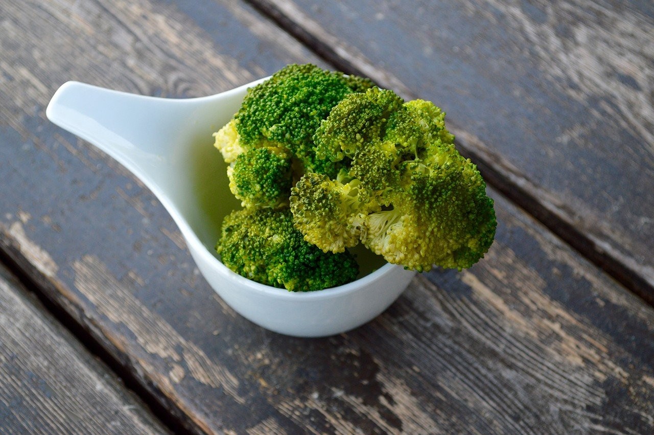 niki-chatzinikolaou-superfoods-broccoli.jpg