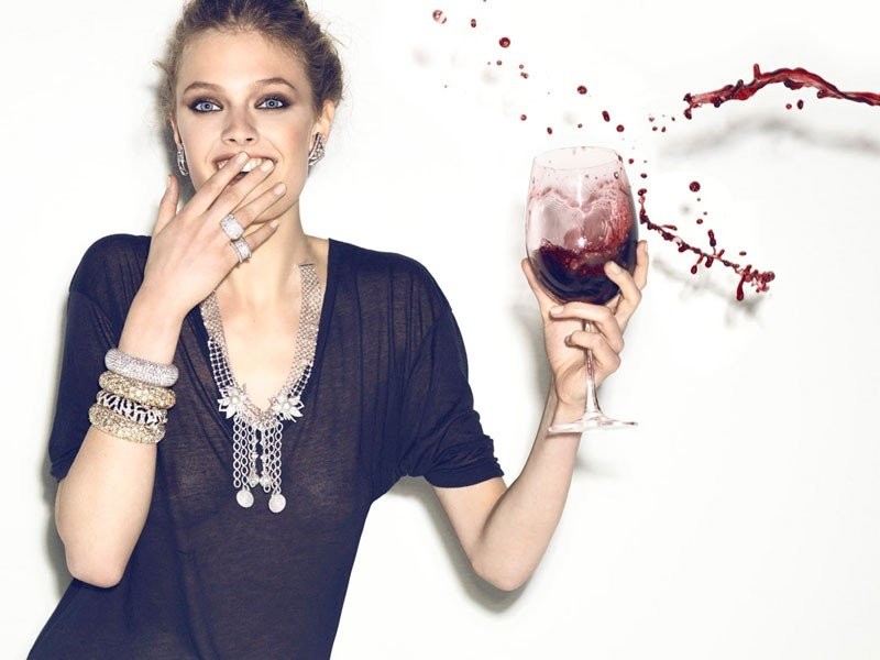 constance-jablonski-plays-with-her-food-6.jpeg