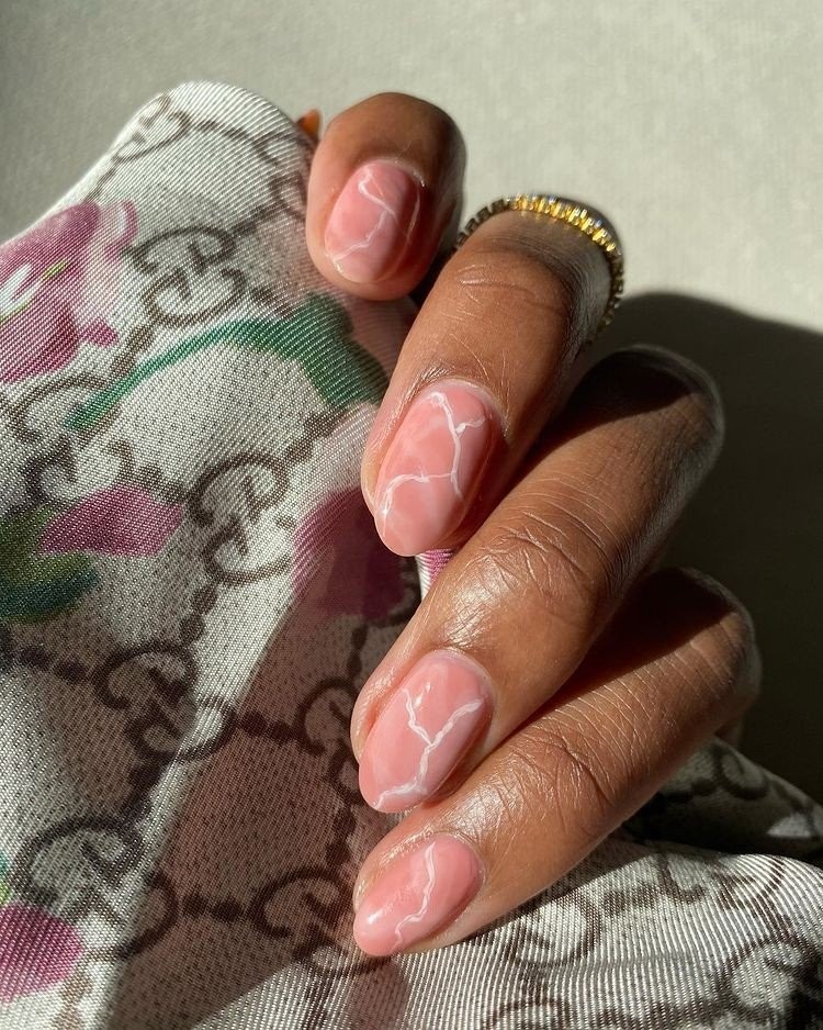 marble-nails-pink.jpg