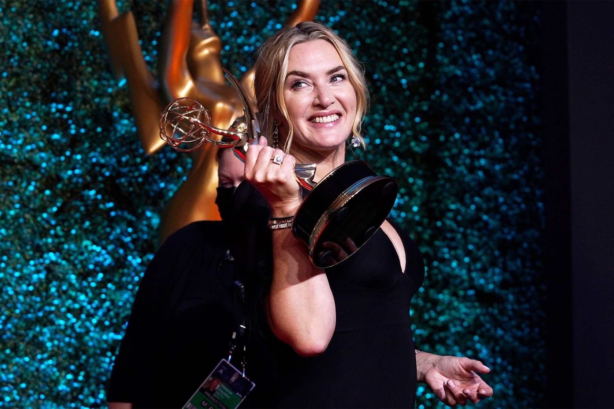 emmys-2021-show-kate-winslet.jpg