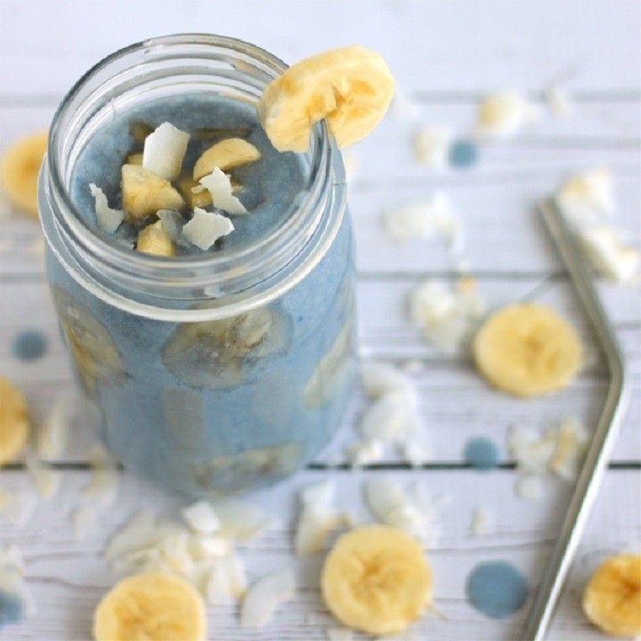 banana-coconut-blue-matcha-smoothie-by-at-jesselwellness-coconut-healthysmoothie-square.jpg