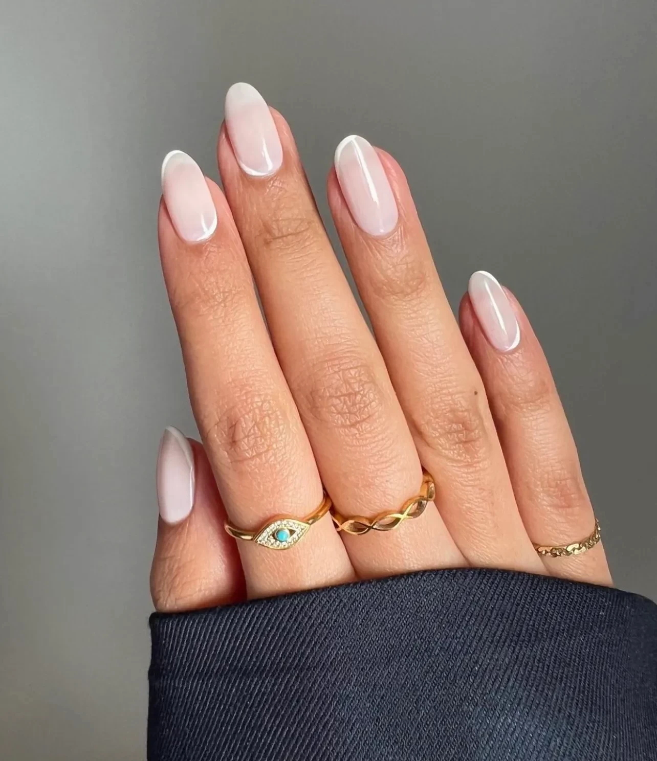 white-manicure-nails.webp