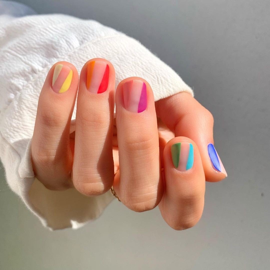 manicure colourful