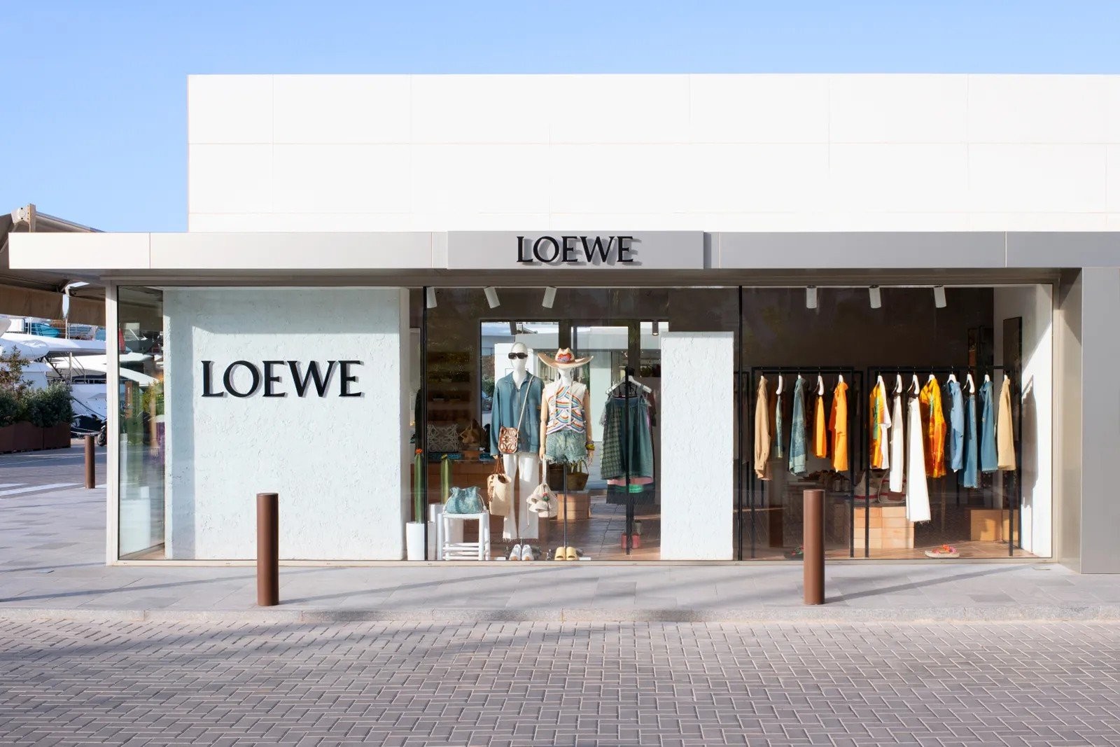 loewe-2022-store-opening-sag-harbour-ibiza-rgb-uncropped-02.jpg