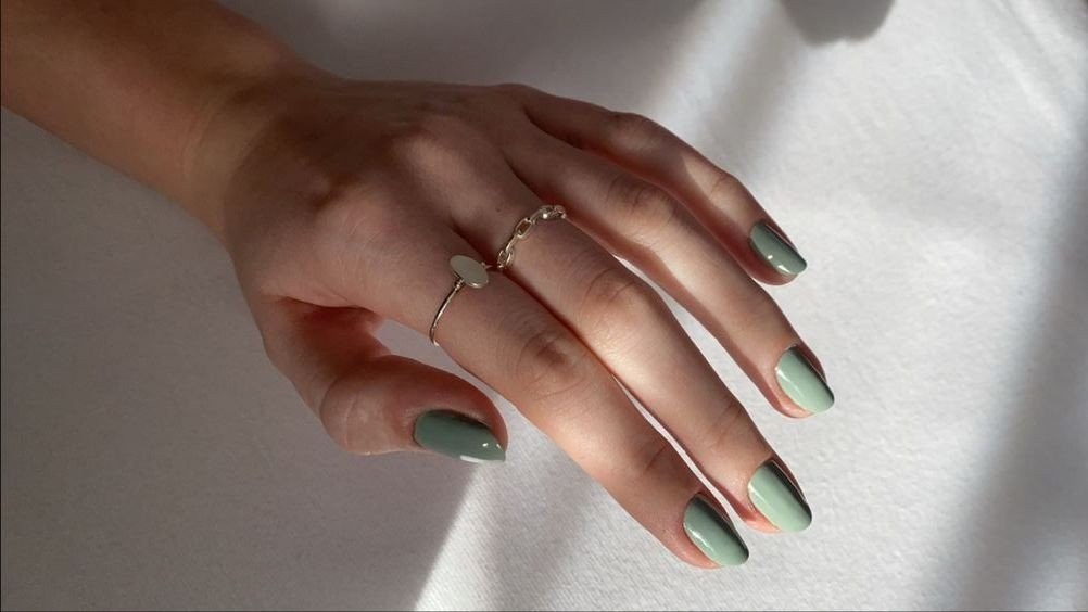 green-nails.jpg