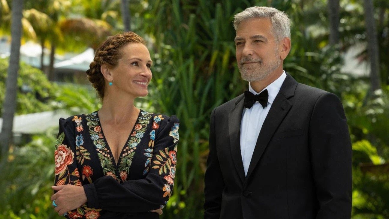 julia-roberts-george-clooney-ticket-to-paradise-publicity-h-2022.jpg