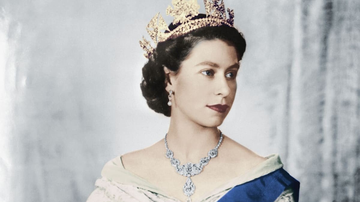 queen-elizabeth-ii-gettyimages-515984032.jpg