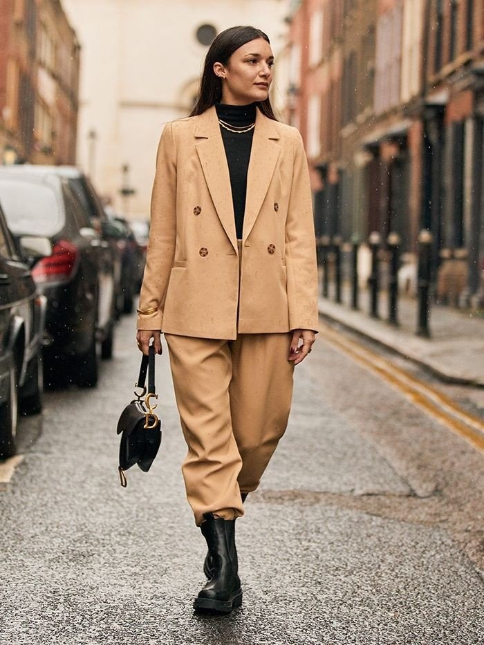 how-to-wear-a-trouser-suit-2020-285880-1583163864801-image700x0c.jpg