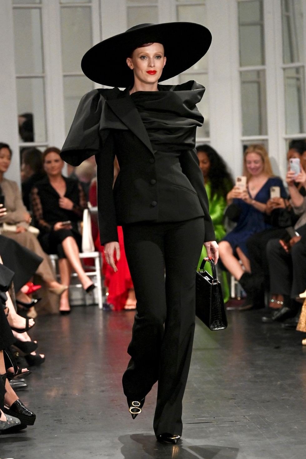 christian-siriano-ss23-gettyimages-1663697157-1.jpg