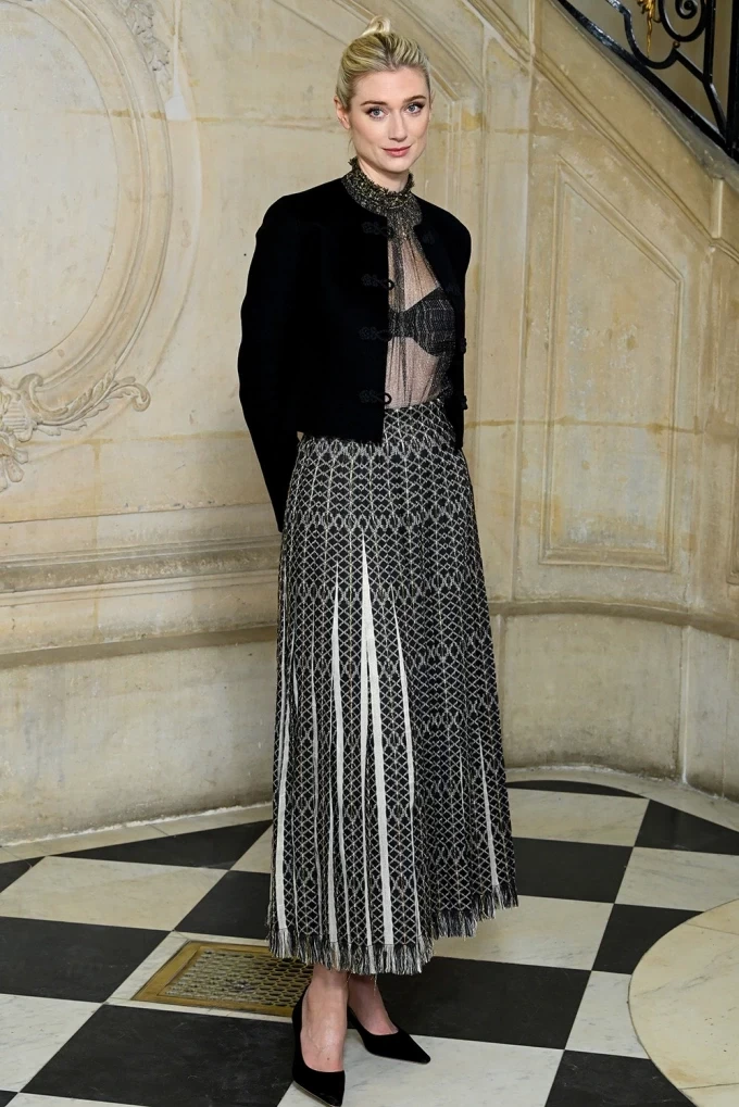 elizabeth-debicki-dior-couture-paris-fashion-week-2023-ss.webp