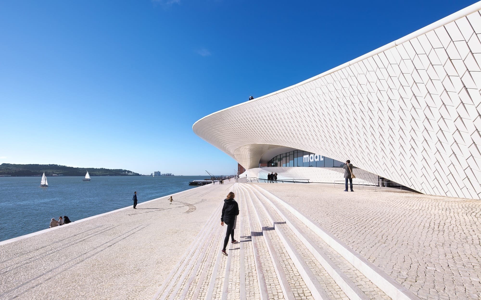 al-a-piet-niemann-maat-museum-of-art-architecture-and-technology.jpg