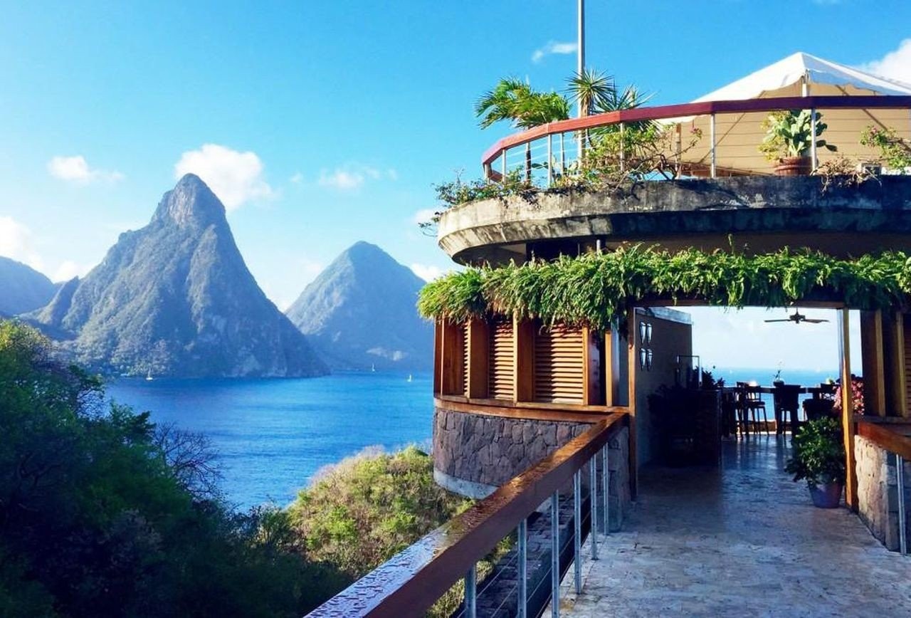 Jade mountain. Сент Люсия Нефритовая гора. Jade Mountain Resort сент-Люсия. Сент Люсия отель в скале. Отель Нефритовая гора в сент-Люсии.