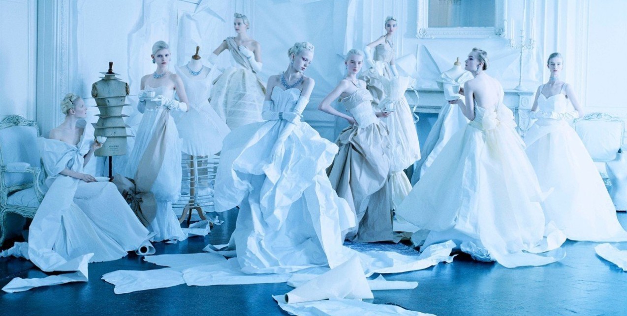 Ένα υπέροχο λεύκωμα ξετυλίγει την ιστορία της φωτογραφίας μόδας